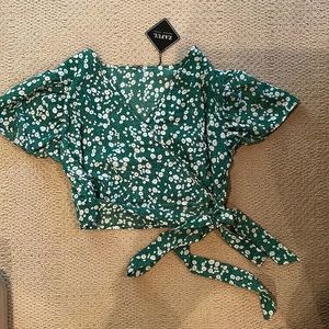 Zaful Tiny Floral Wrap Top